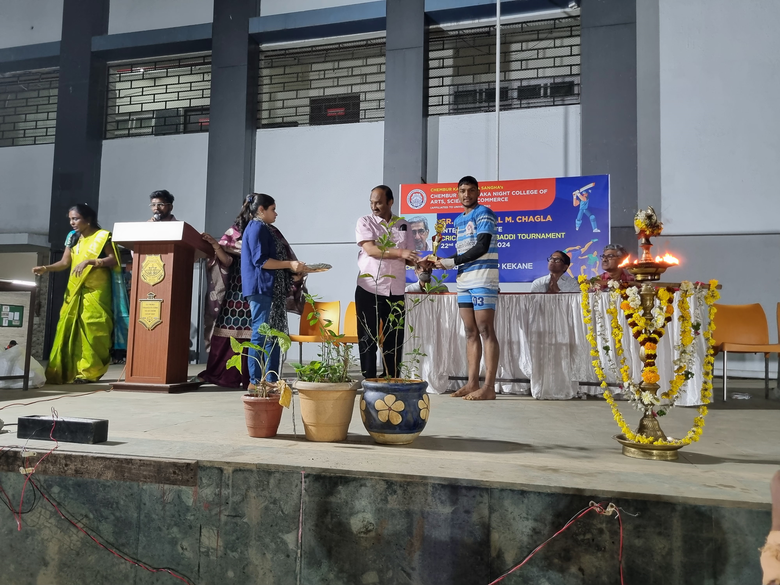 Chembur Karnataka Night College Sharing and Caring